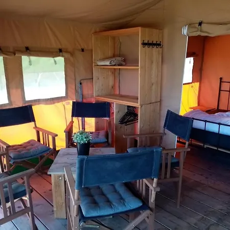 Camping La Perle Saint-Medard-la-Rochette Esterno foto